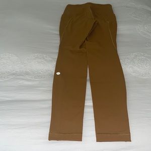 Lululemon leggings color brown/mustard size 2